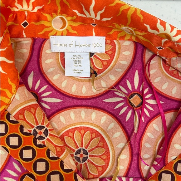 House of Harlow 1960 Retro Satin Blouse and Pant Set - Picture 6 of 7